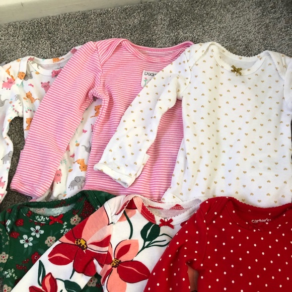 Newborn Bundle Short Sleeve Long Sleeve Onesies and Pants - Picture 3 of 6